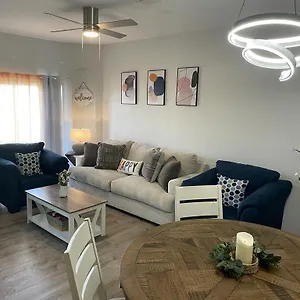  Holiday home Cozy Stylish Townhome